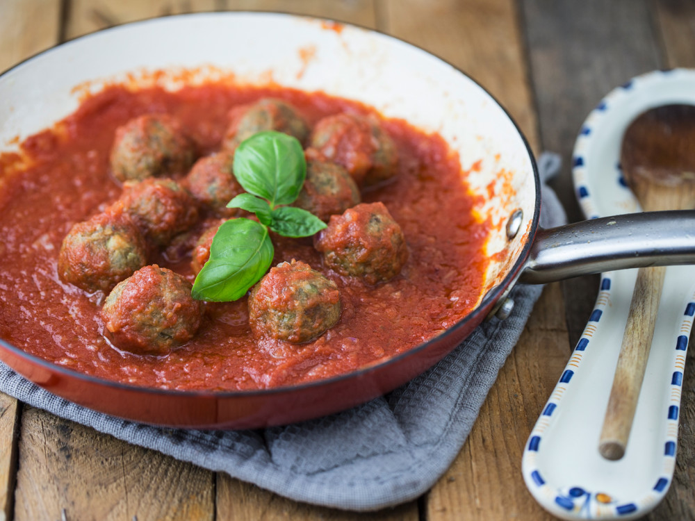 Polpettine al sugo con lenticchie e semi di zucca